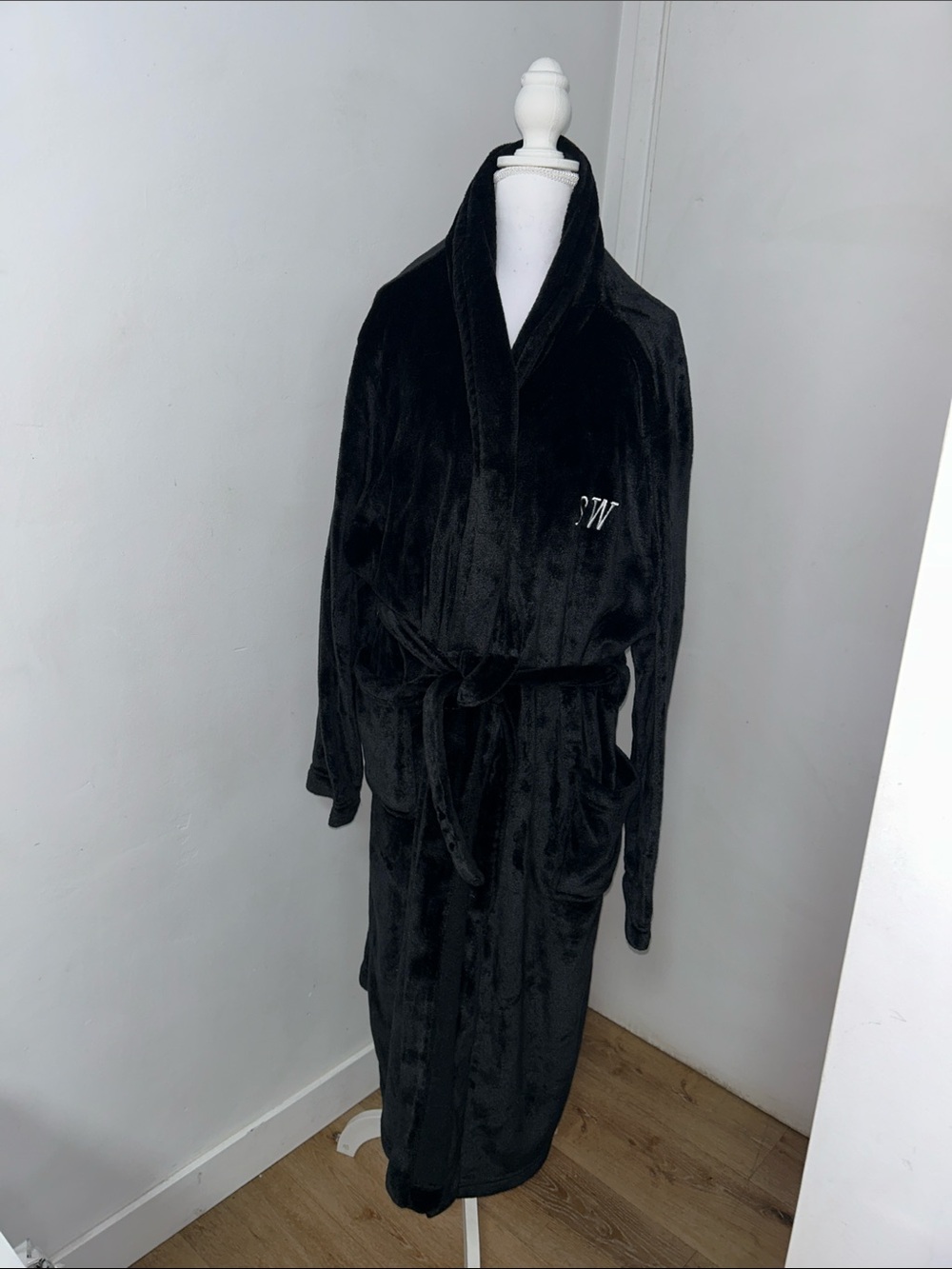 Monogram Plush Shawl Collar Robe - Black sw for super women